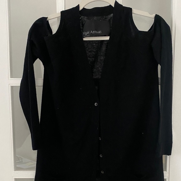 Yoga Azrouël Black Button-Down Cashmere Cardigan Sweater (with shoulder cutouts) - Picture 2 of 8